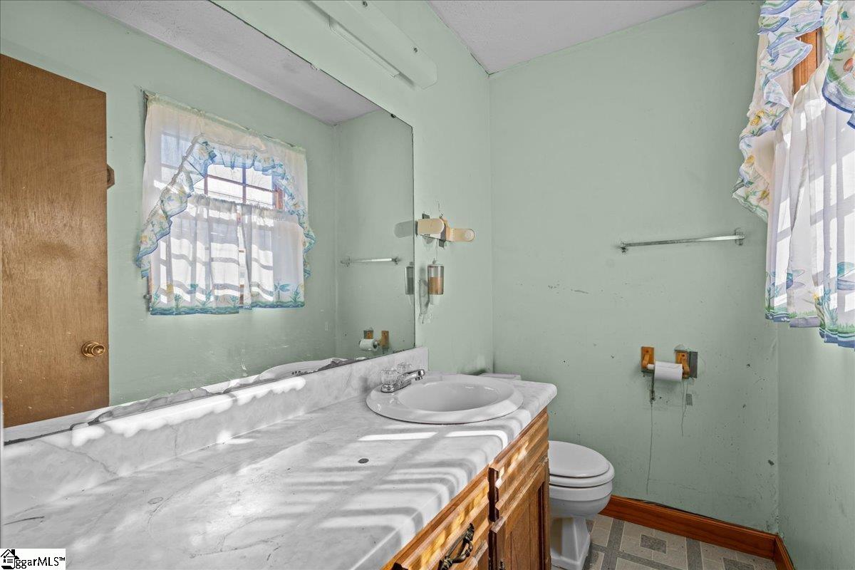 201 Fairground Road Simpsonville, SC 29680 - Photo 21 of 28