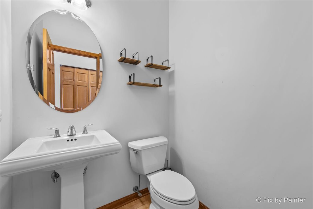 377 Sterling Circle Cary, IL 60013 - Photo 18 of 49