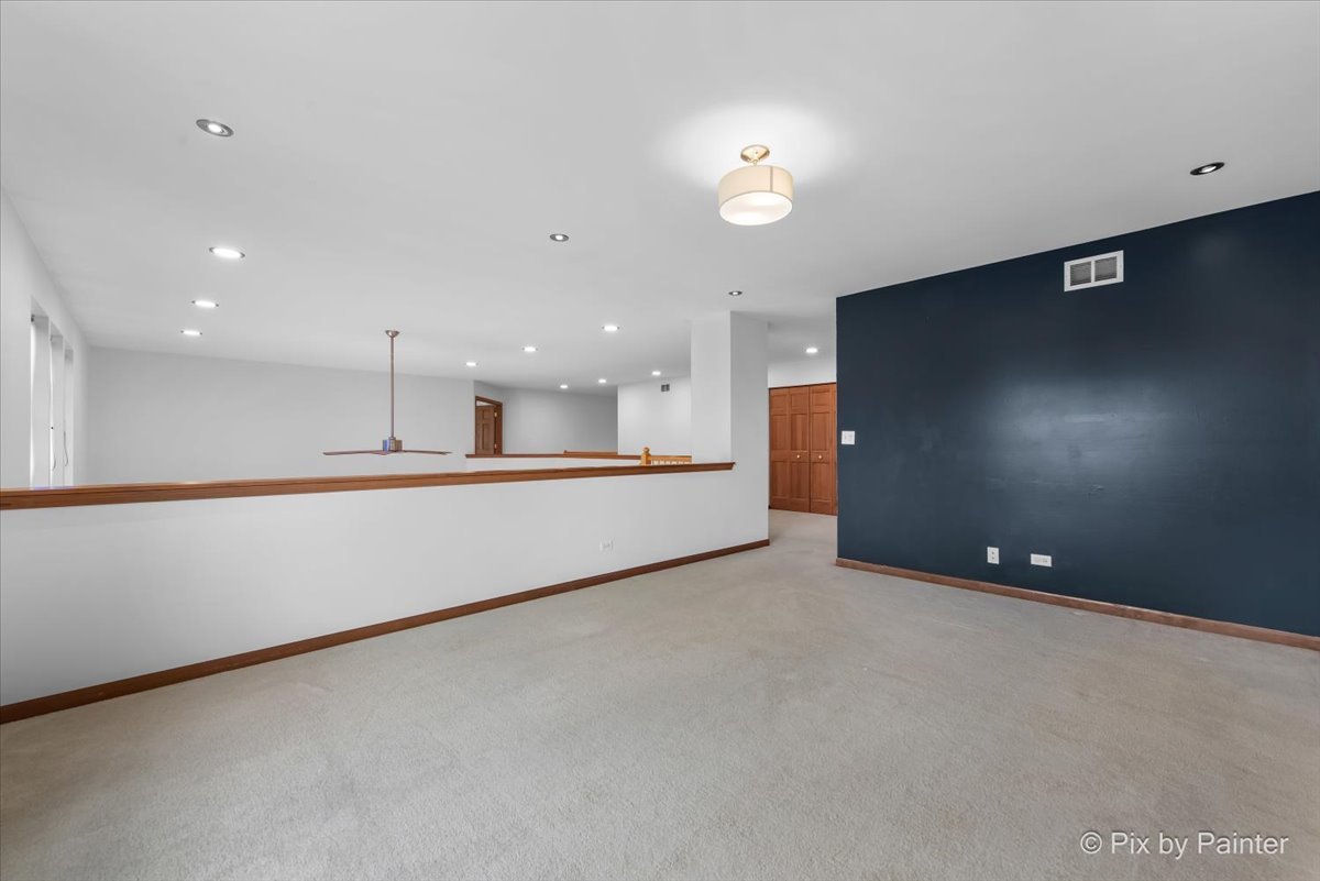 377 Sterling Circle Cary, IL 60013 - Photo 21 of 49