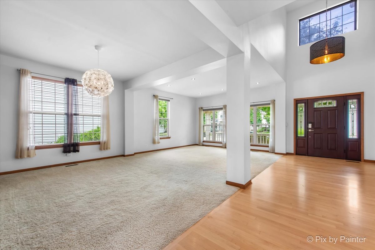 377 Sterling Circle Cary, IL 60013 - Photo 4 of 49