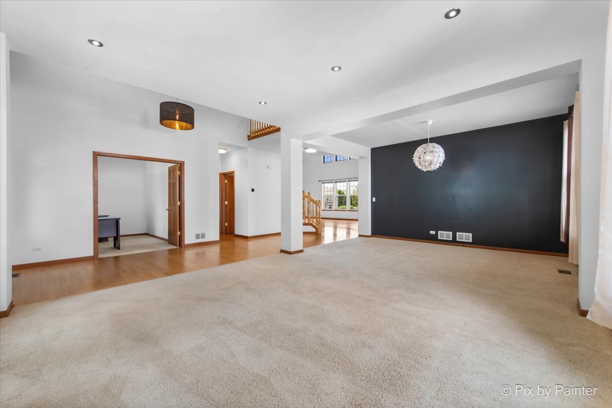 377 Sterling Circle Cary, IL 60013 - Photo 6 of 49