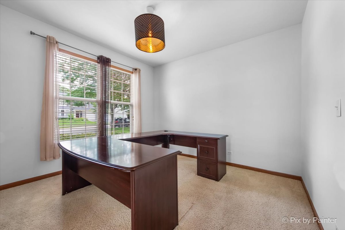 377 Sterling Circle Cary, IL 60013 - Photo 7 of 49