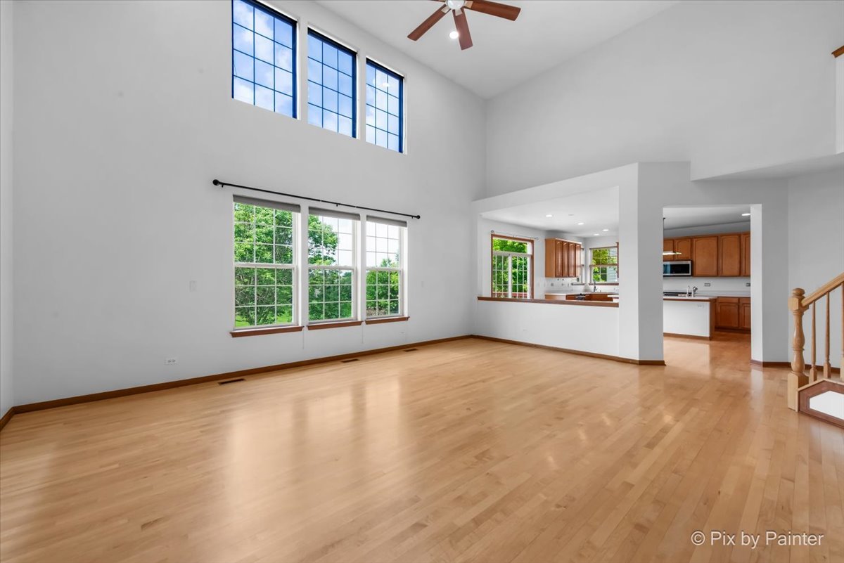 377 Sterling Circle Cary, IL 60013 - Photo 8 of 49