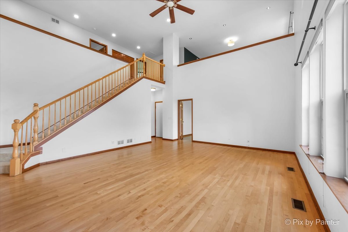 377 Sterling Circle Cary, IL 60013 - Photo 10 of 49