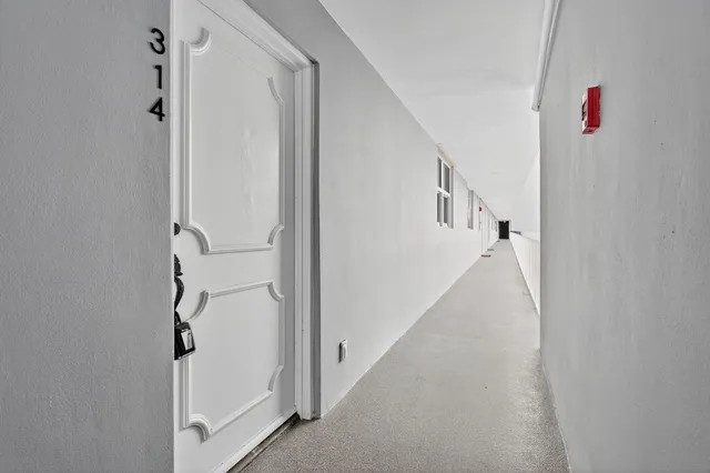 $267,500 | 5500 Northwest 2nd Avenue, Unit 314, Boca Raton, FL 33487
