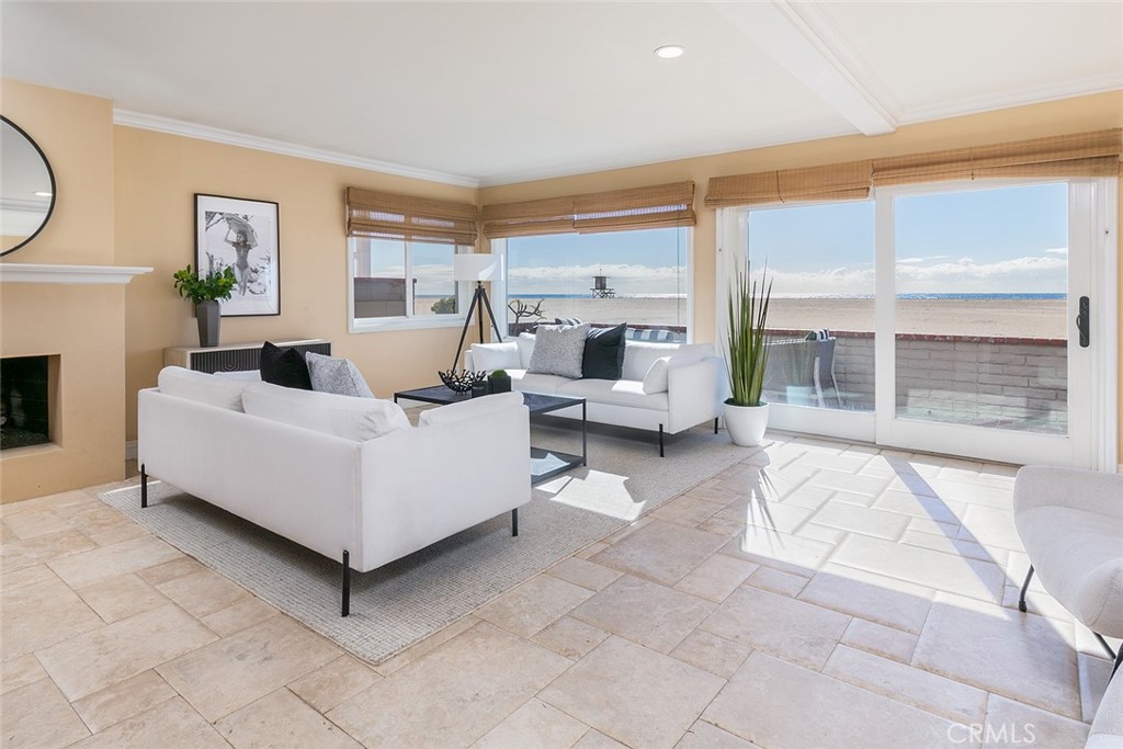 1706 West Oceanfront Newport Beach, CA 92663 - Photo 11 of 57 downstairs