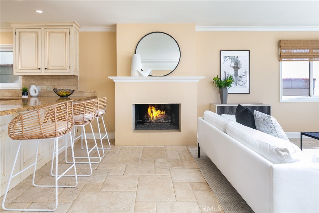 1706 West Oceanfront Newport Beach, CA 92663 - Photo 15 of 57 downstairs