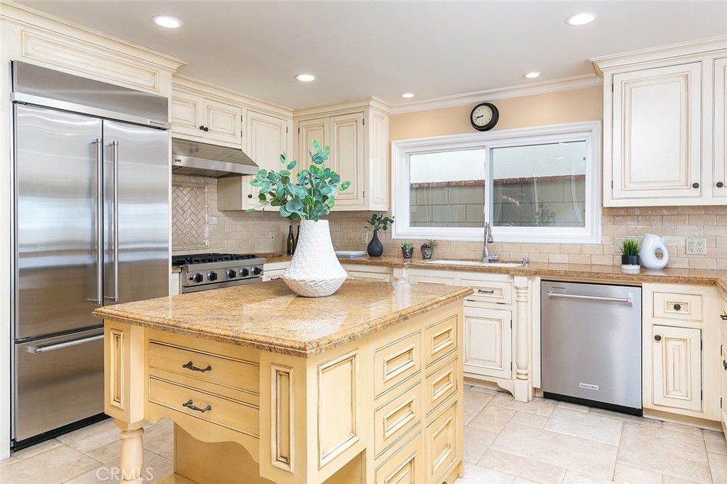 1706 West Oceanfront Newport Beach, CA 92663 - Photo 17 of 57 downstairs