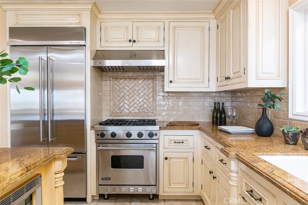 1706 West Oceanfront Newport Beach, CA 92663 - Photo 19 of 57 downstairs