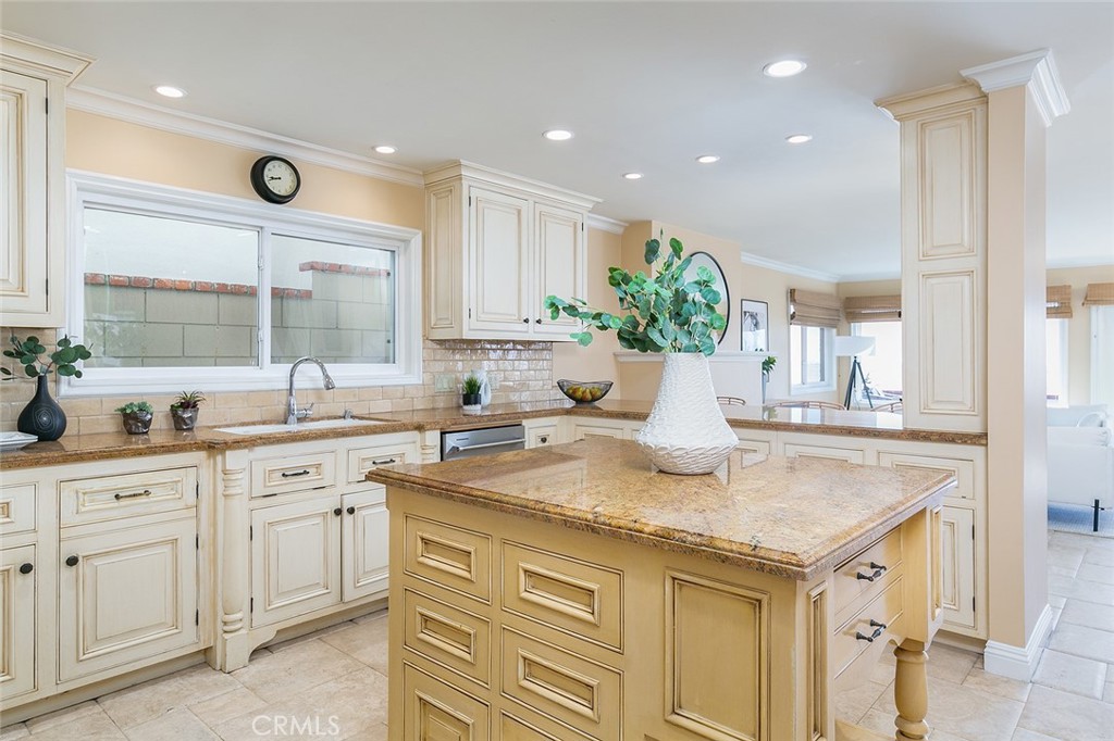 1706 West Oceanfront Newport Beach, CA 92663 - Photo 20 of 57 downstairs