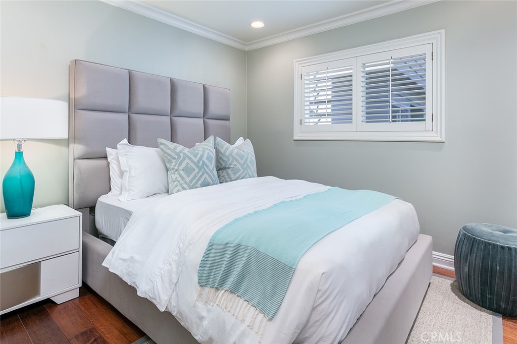 1706 West Oceanfront Newport Beach, CA 92663 - Photo 23 of 57 downstairs