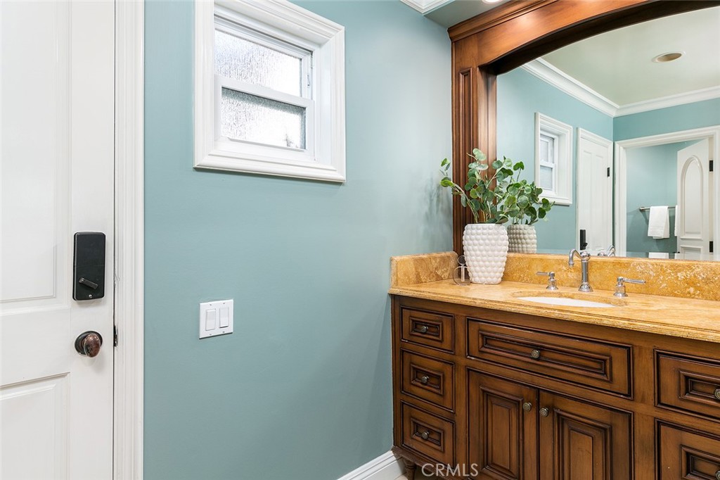 1706 West Oceanfront Newport Beach, CA 92663 - Photo 26 of 57 downstairs