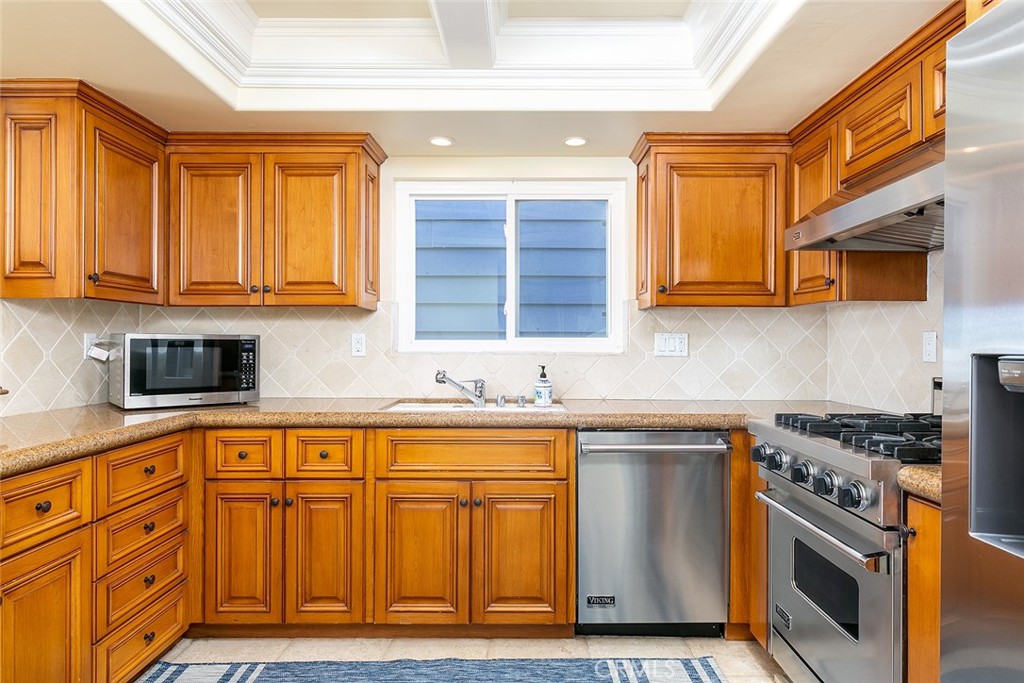 1706 West Oceanfront Newport Beach, CA 92663 - Photo 38 of 57 upstairs