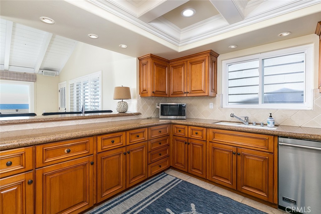 1706 West Oceanfront Newport Beach, CA 92663 - Photo 39 of 57 upstairs