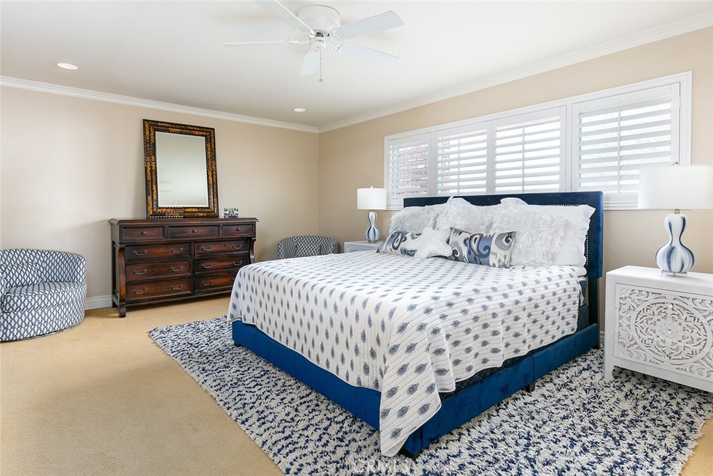 1706 West Oceanfront Newport Beach, CA 92663 - Photo 47 of 57 upstairs