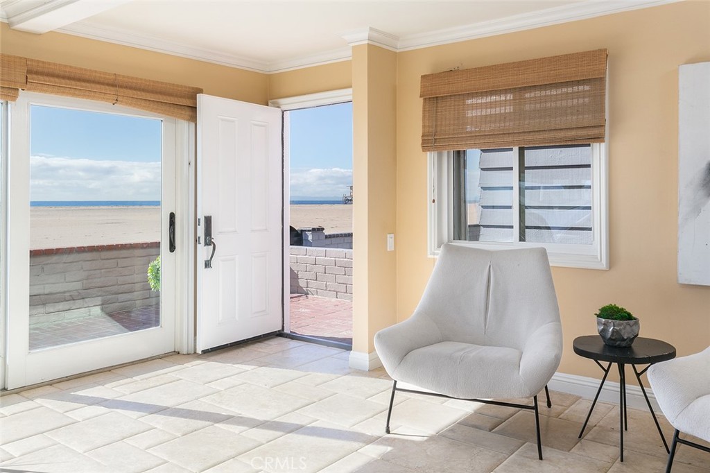 1706 West Oceanfront Newport Beach, CA 92663 - Photo 8 of 57 downstairs