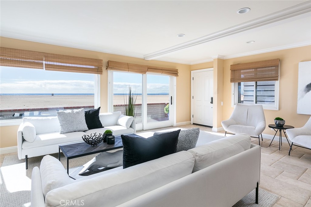 1706 West Oceanfront Newport Beach, CA 92663 - Photo 9 of 57 downstairs