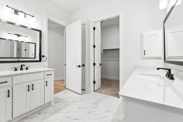 a view of an empty walk in closet