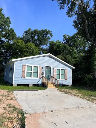 $1,099 | 214 South San Jacinto Avenue, Cleveland, TX 77327