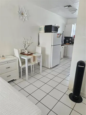 $1,250 | 130 West 13th Street, Unit 9, Hialeah, FL 33010