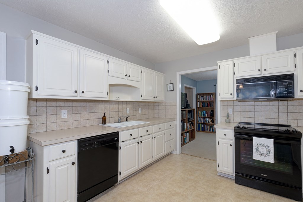 11318 Warm Springs Road Midland, GA 31820 - Photo 10 of 32 KITCHEN (1)