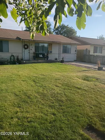$280,000 | 514 Cedar Street, Mabton, WA 98935
