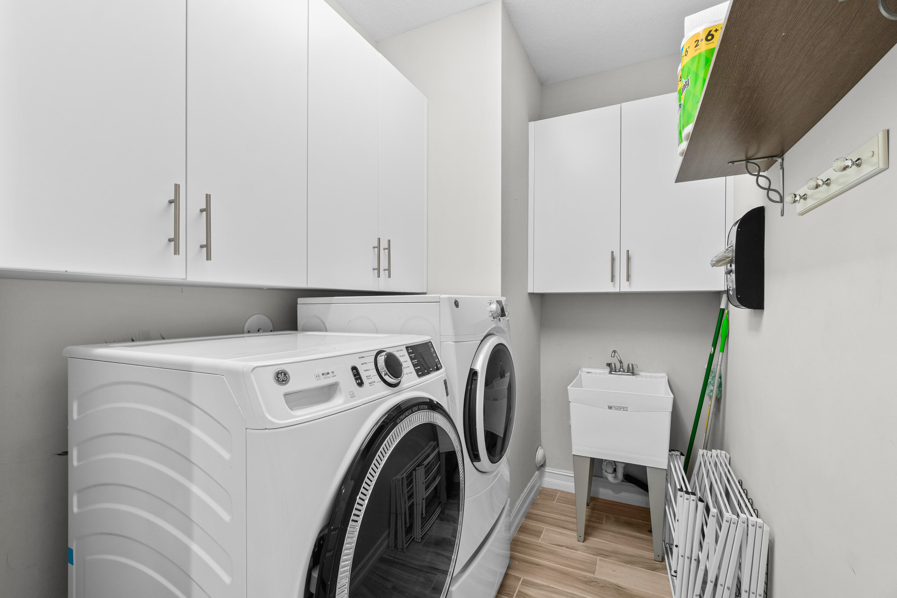 100 Northwest 69th Circle, Unit 102 Boca Raton, FL 33487 - Photo 29 of 33 Interior Laundry