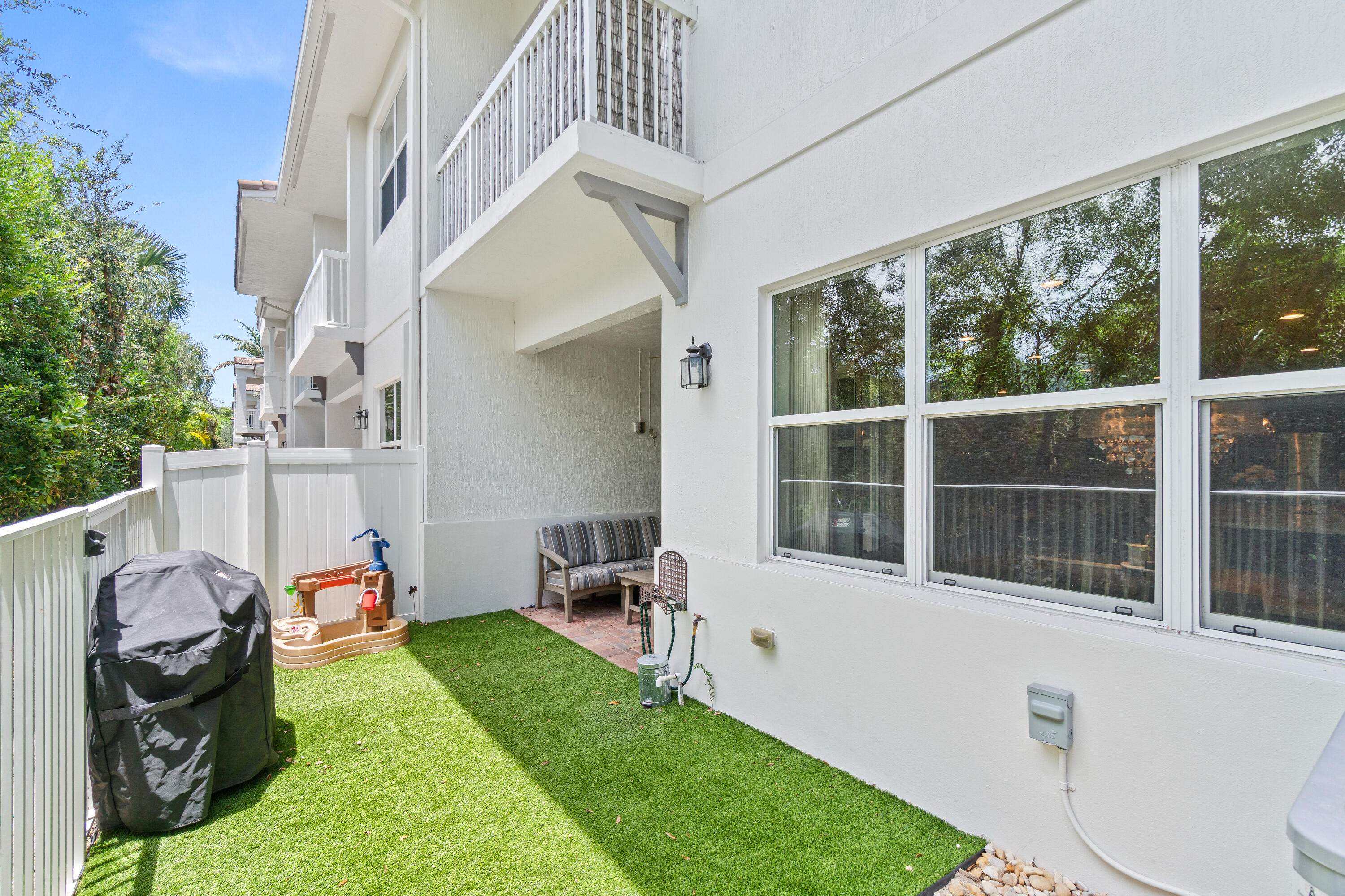 100 Northwest 69th Circle, Unit 102 Boca Raton, FL 33487 - Photo 31 of 33 Backyard