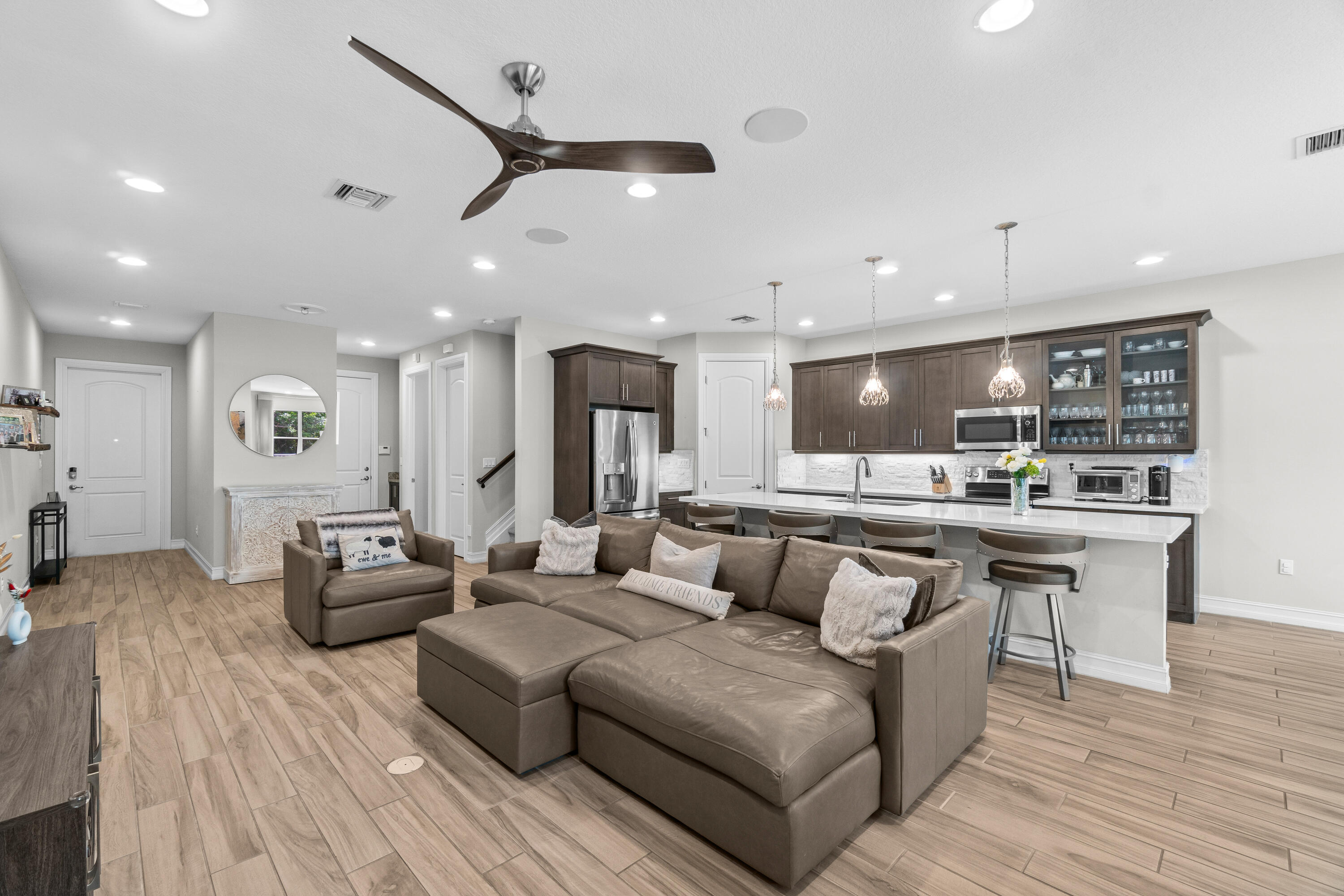 100 Northwest 69th Circle, Unit 102 Boca Raton, FL 33487 - Photo 4 of 33 Living room/Kitchen