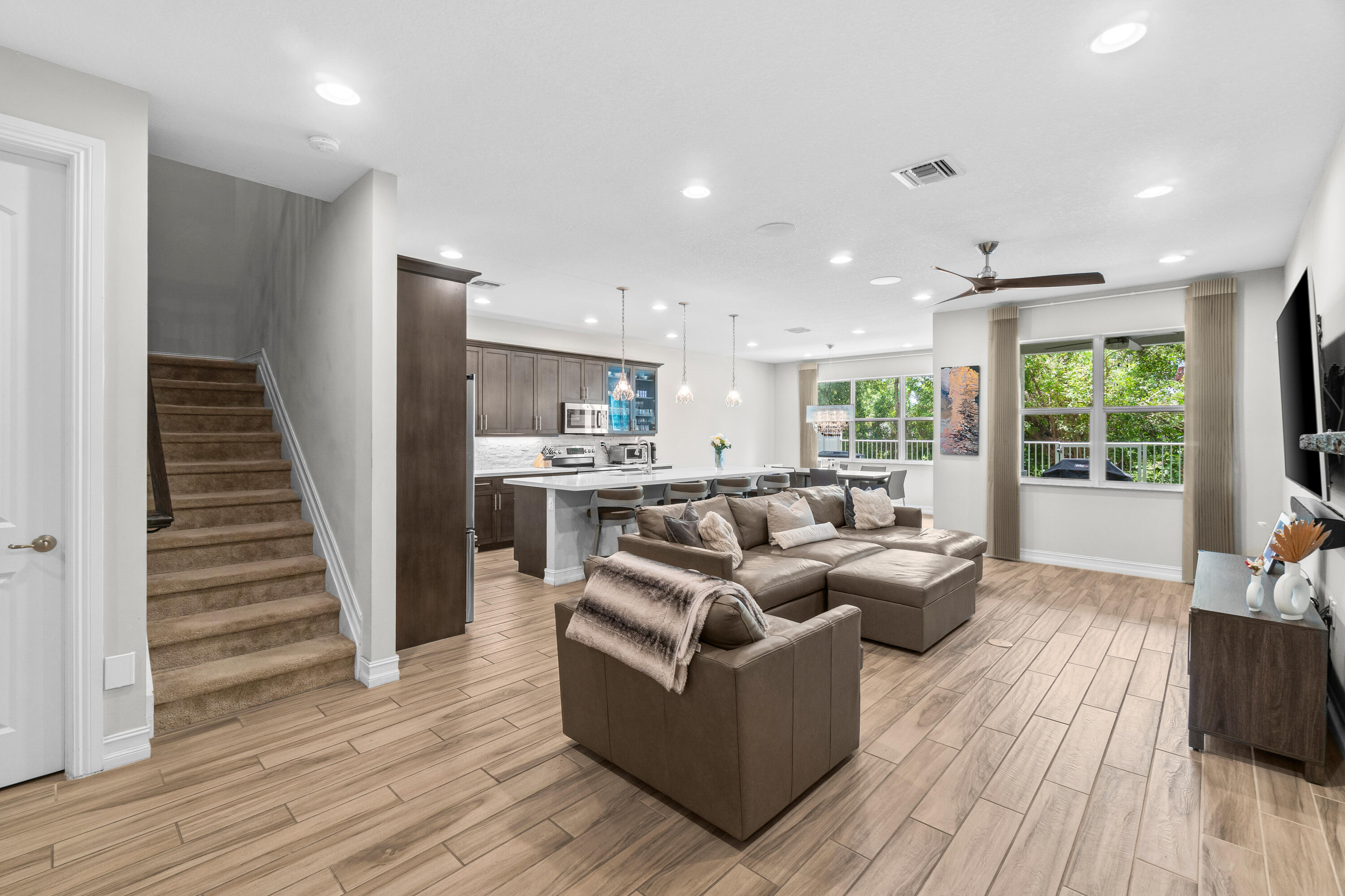 100 Northwest 69th Circle, Unit 102 Boca Raton, FL 33487 - Photo 5 of 33 Living room/Kitchen