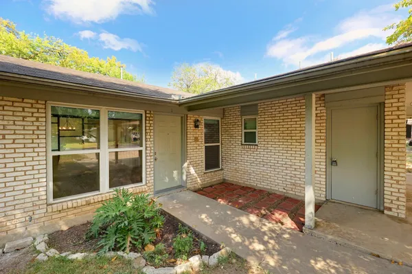 $2,250 | 8312 Bowling Green Drive, Unit 1, Austin, TX 78757