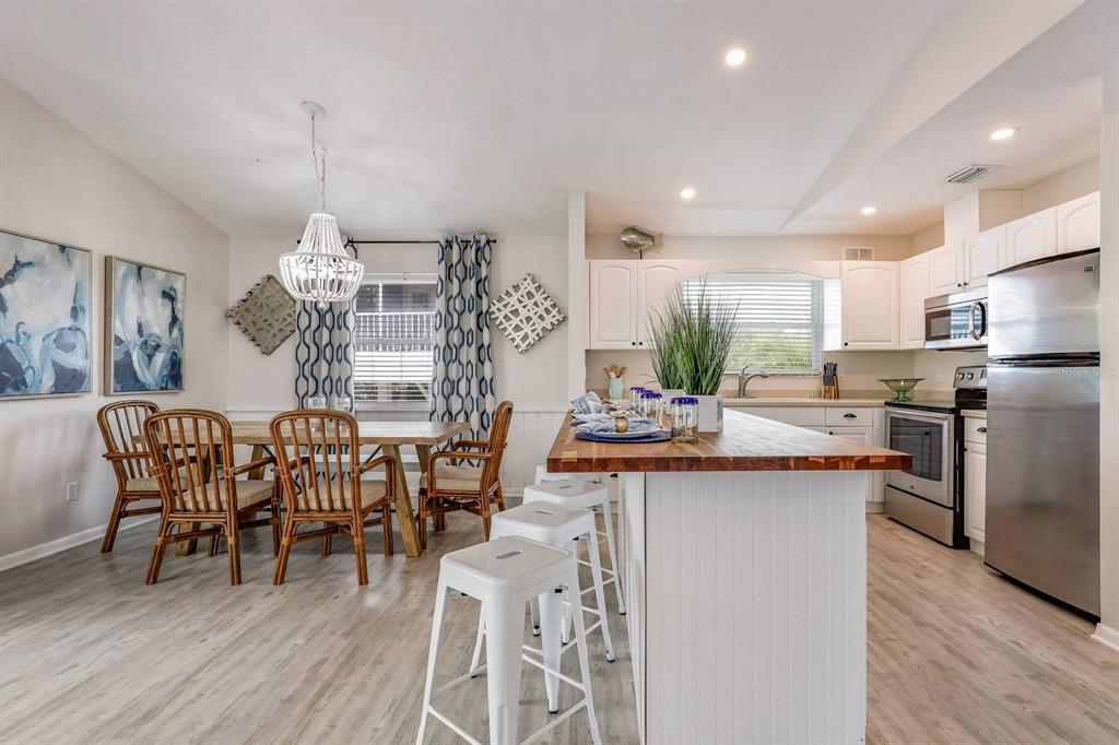 811 Jacaranda Road Anna Maria, FL 34216 - Photo 15 of 49 Gallery Image 15