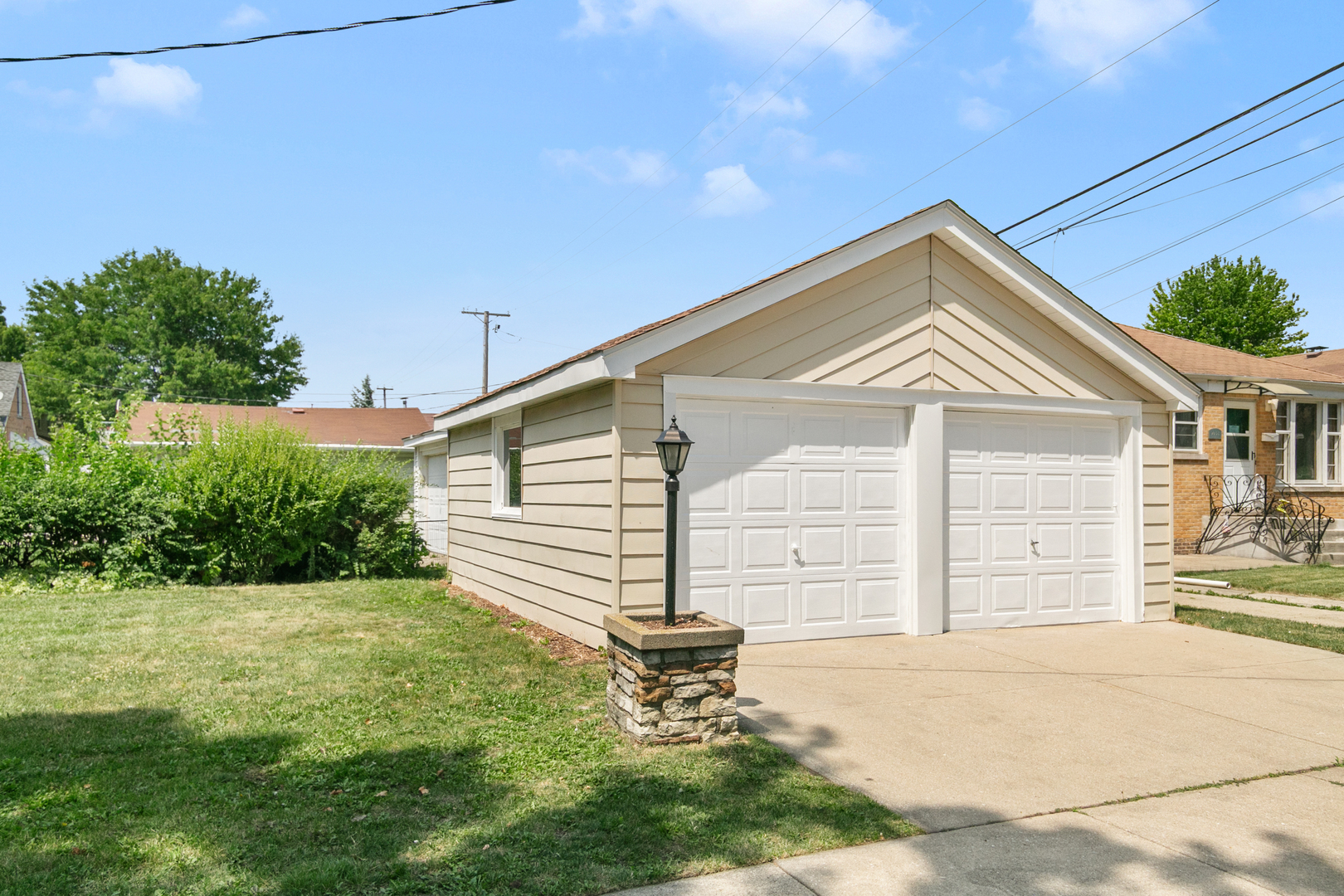 2263 14th Avenue North Riverside, IL 60546 - Photo 2 of 28