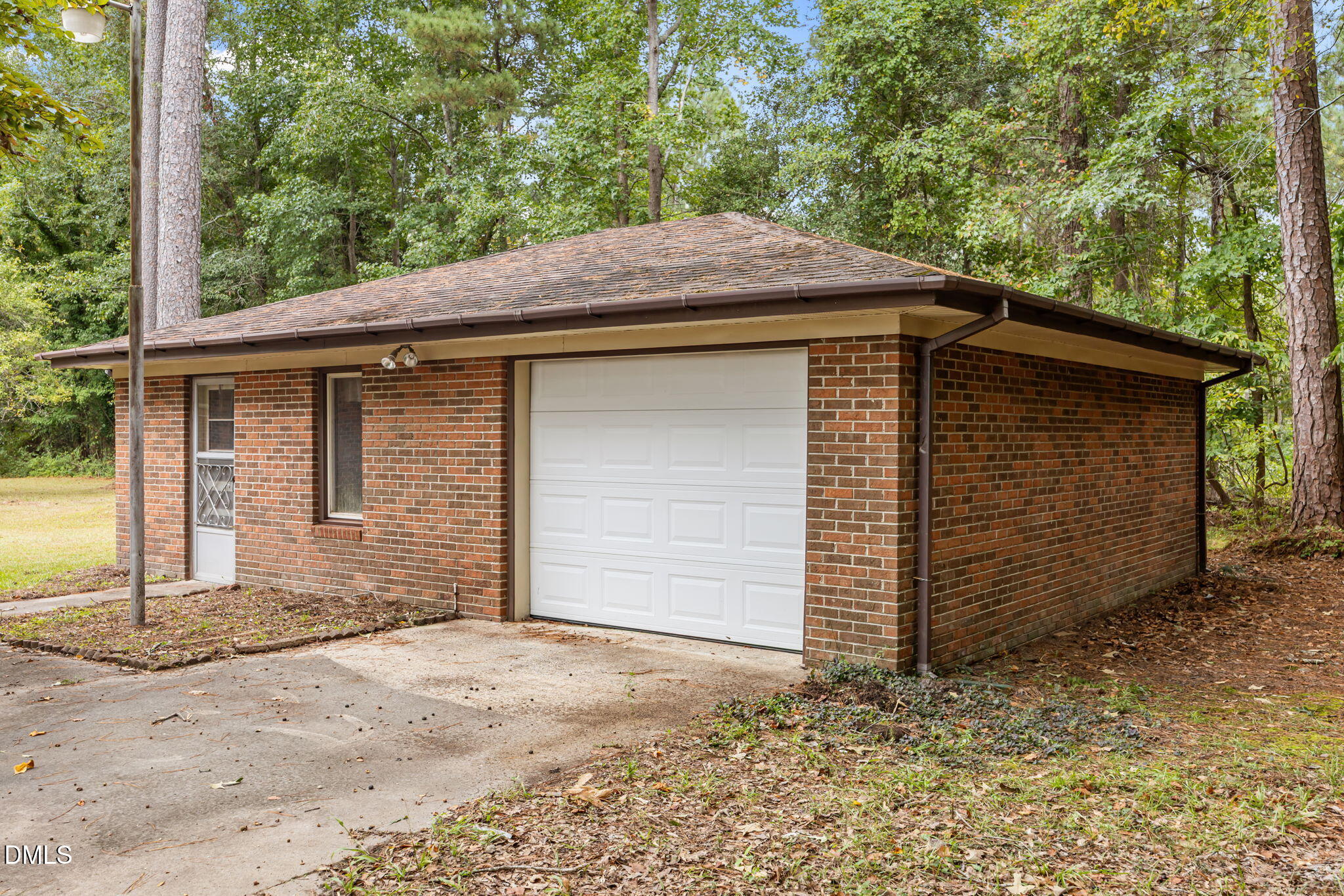 1341 Bear Trap Road Williamston, NC 27892 - Photo 3 of 42 a front view of a house