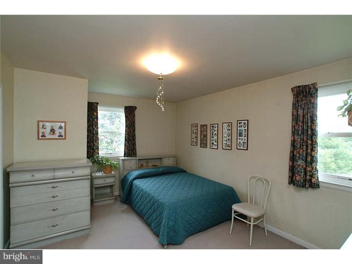 438 Robin Hill Road Wayne, PA 19087 - Photo 14 of 25 Bedroom 3