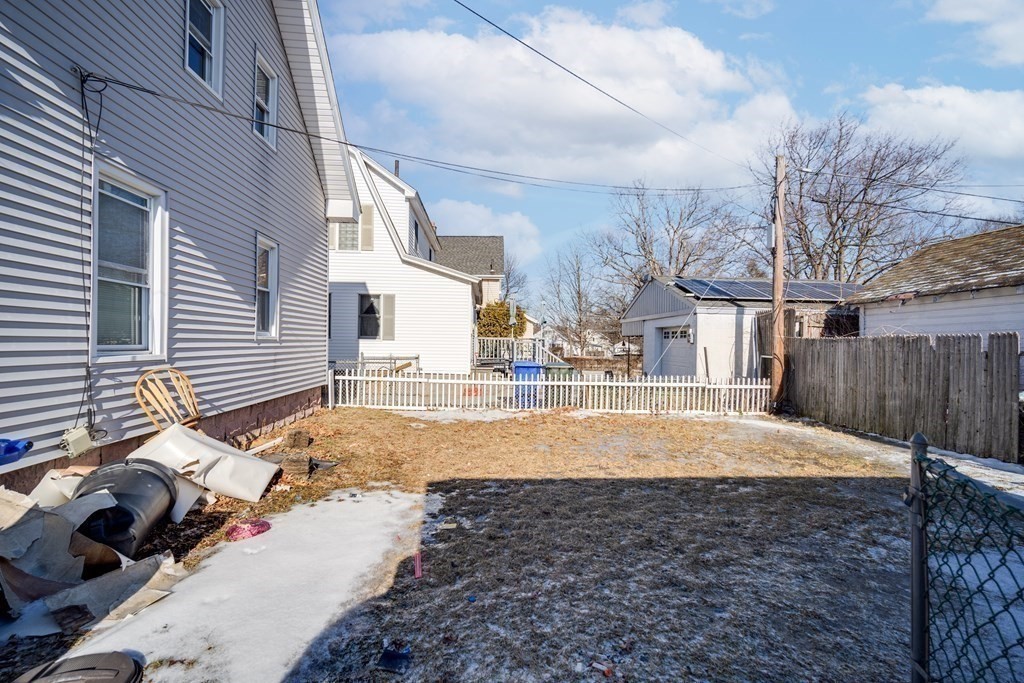 983 Carew Street Springfield, MA 01104 - Photo 5 of 24 Gallery Image 5