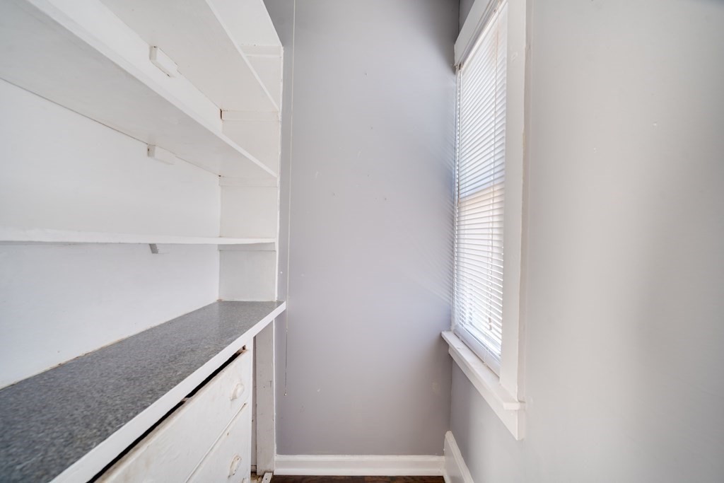 983 Carew Street Springfield, MA 01104 - Photo 8 of 24 Gallery Image 8