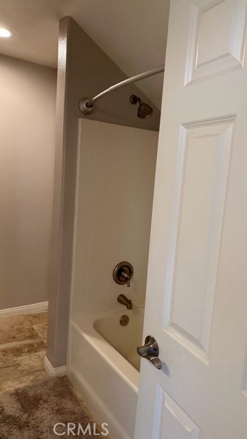811 Inverlochy Drive Fallbrook, CA 92028 - Photo 17 of 31 a bathroom with a bathtub