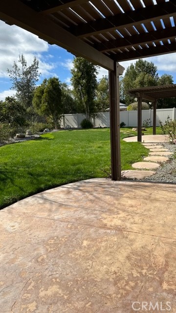 811 Inverlochy Drive Fallbrook, CA 92028 - Photo 3 of 31 a view of a porch