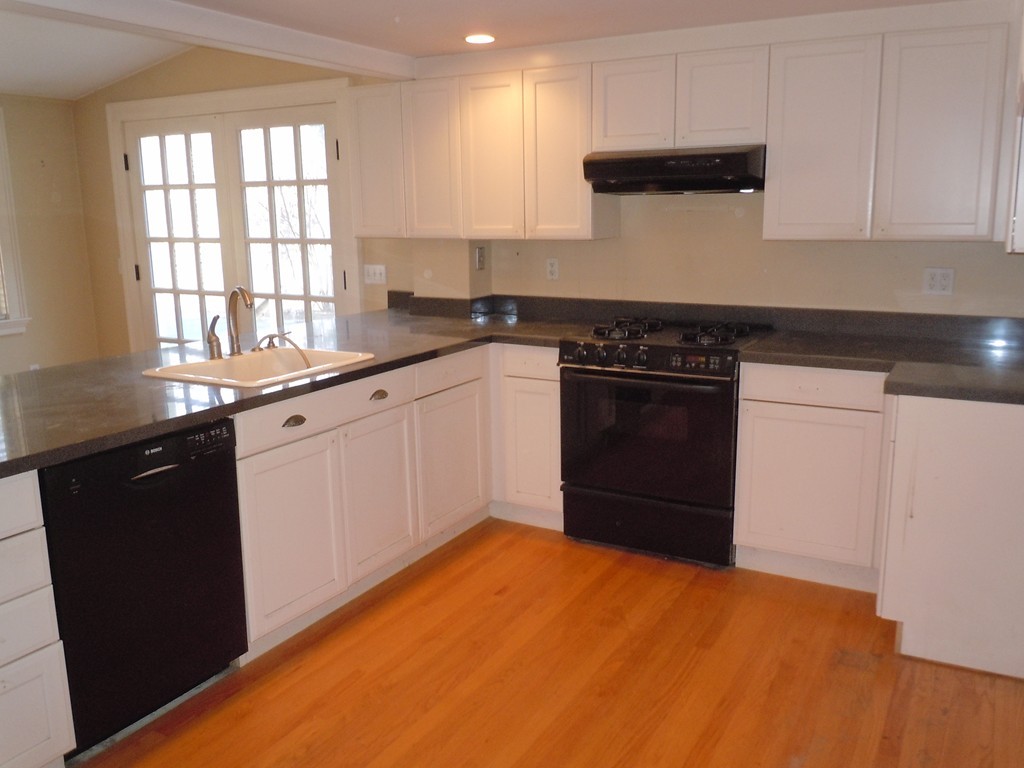 434 Concord Road Sudbury, MA 01776 - Photo 5 of 21 Gallery Image 5