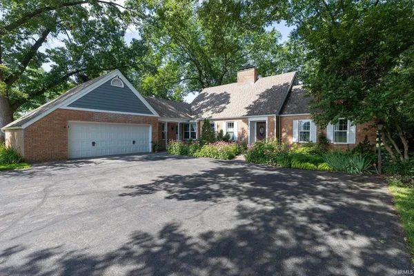 $575,000 | 51697 Winding Waters Lane North, Elkhart, IN 46514