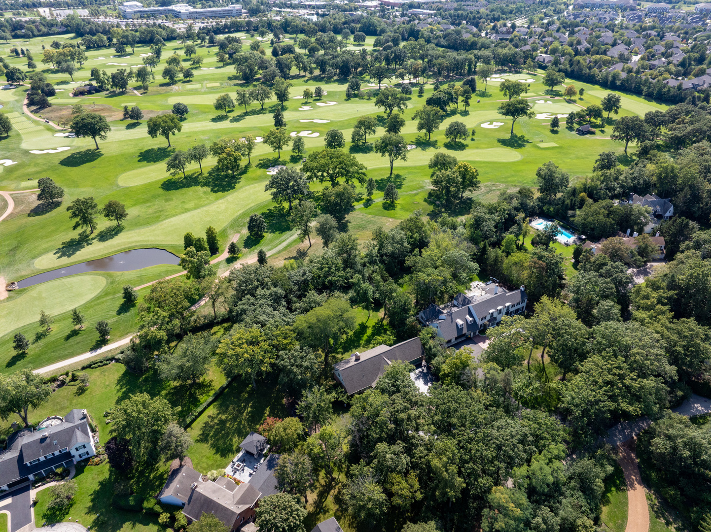 7 Old Hunt Road Northfield, IL 60093 - Photo 5 of 5 a view of a garden with a building
