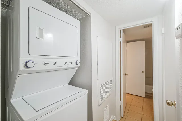 $130,000 | 11983 Bob White Drive, Unit 17852, Houston, TX 77035