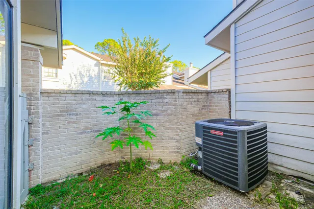 $130,000 | 11983 Bob White Drive, Unit 17852, Houston, TX 77035