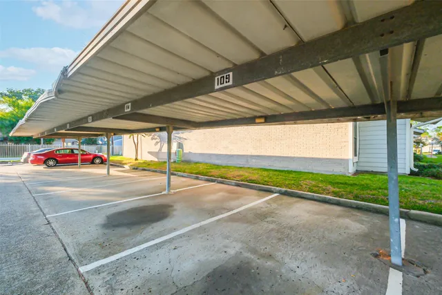 $130,000 | 11983 Bob White Drive, Unit 17852, Houston, TX 77035