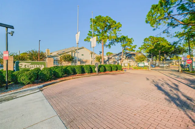 $130,000 | 11983 Bob White Drive, Unit 17852, Houston, TX 77035