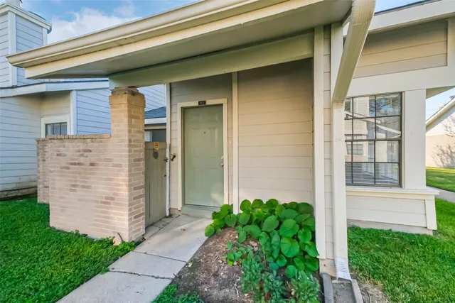 $130,000 | 11983 Bob White Drive, Unit 17852, Houston, TX 77035