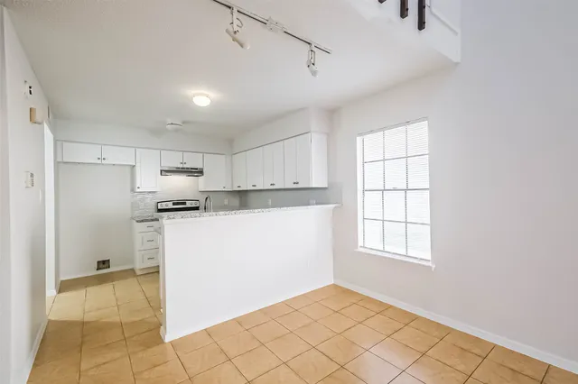 $130,000 | 11983 Bob White Drive, Unit 17852, Houston, TX 77035