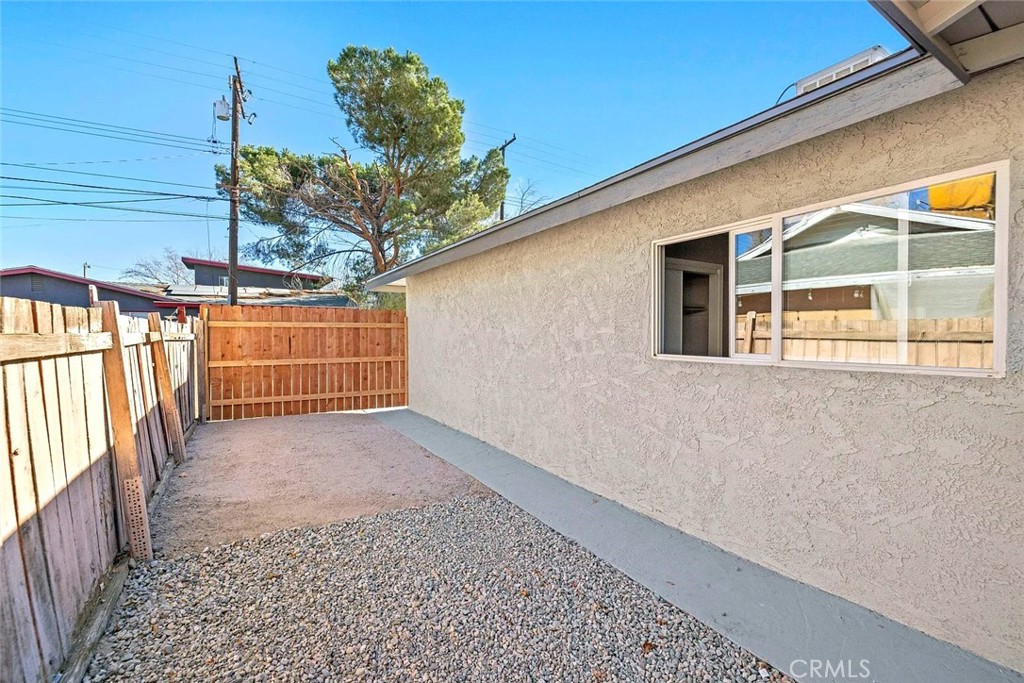 44532 Andale Avenue Lancaster, CA 93535 - Photo 16 of 21 a view of a backyard