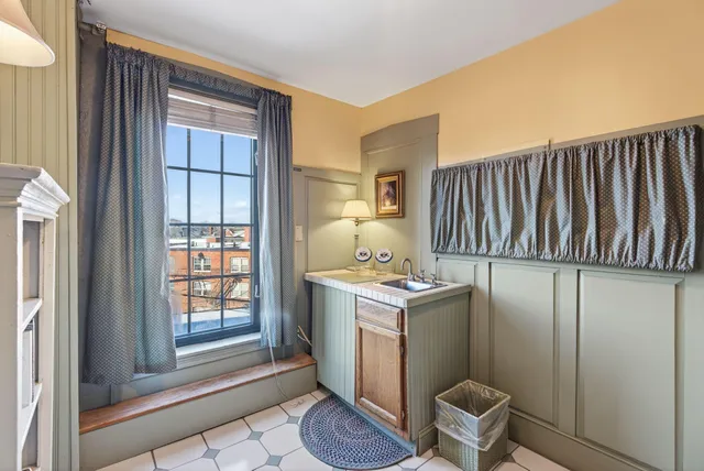 $1,650,000 | 15 Pine Street, Portland, ME 04102